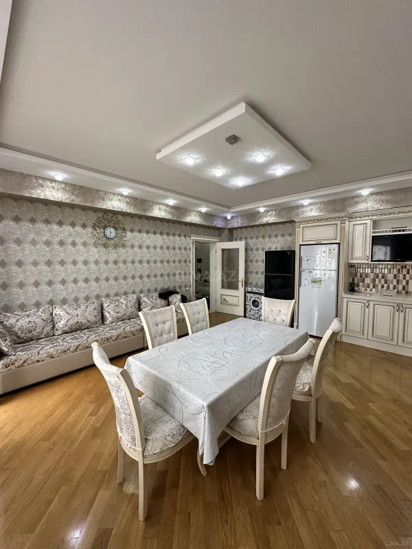 Satılır 3 otaqlı mənzil 155 m²