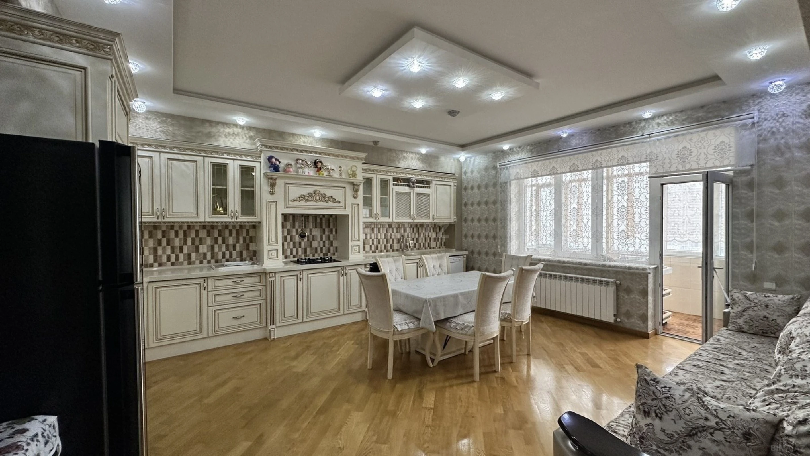 Satılır 3 otaqlı mənzil 155 m²