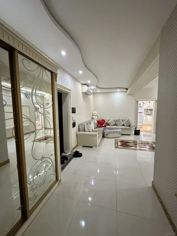 Satılır 3 otaqlı mənzil 155 m²