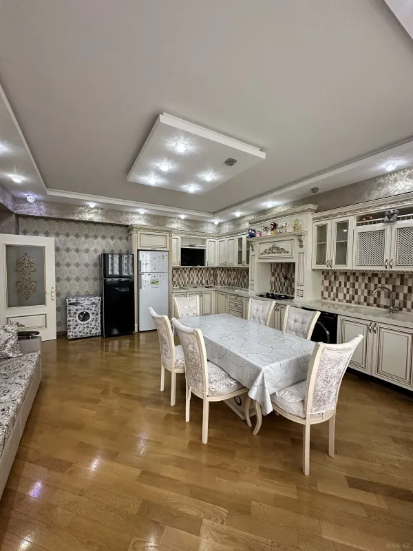 Satılır 3 otaqlı mənzil 155 m²