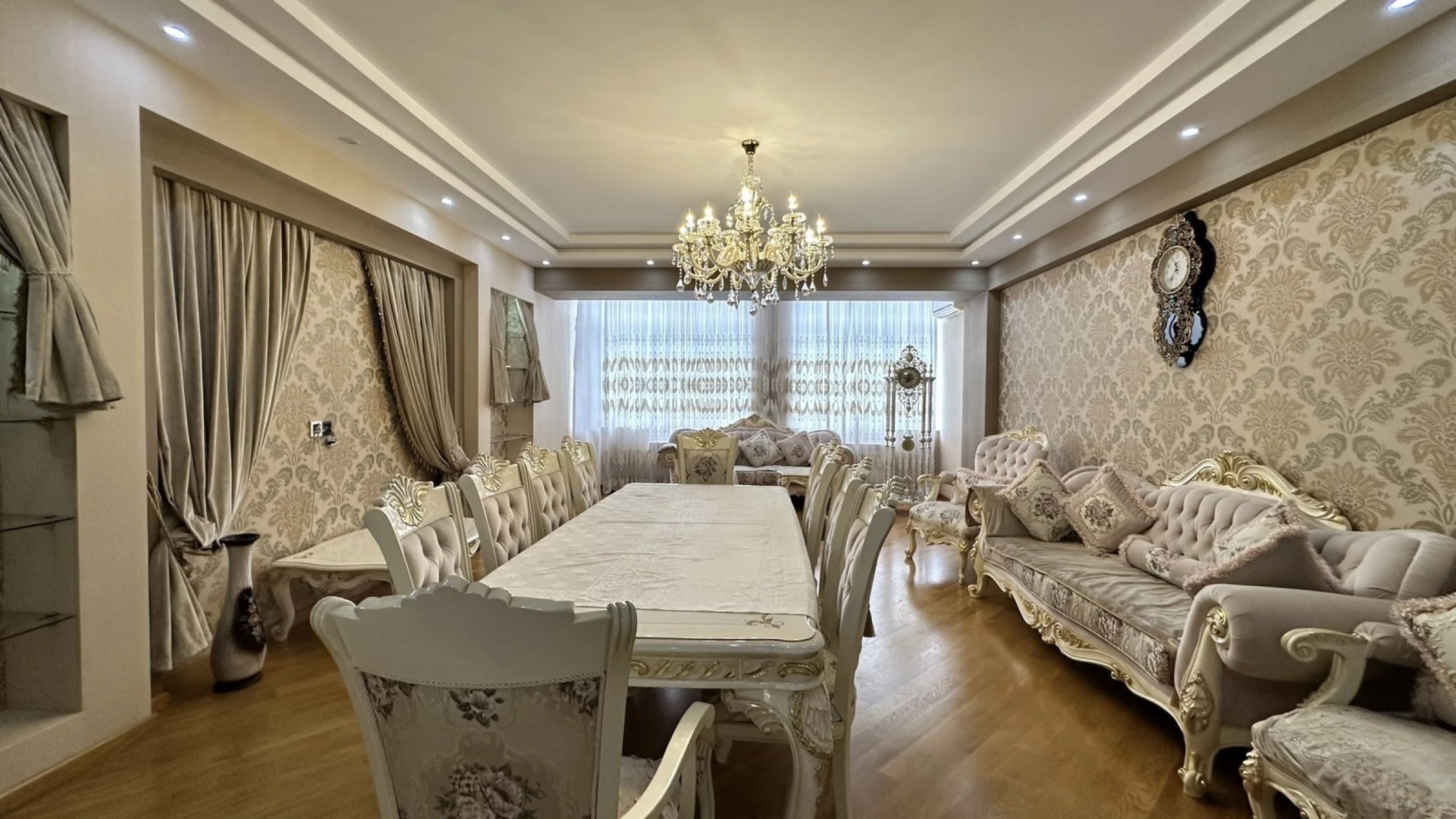 Satılır 3 otaqlı mənzil 155 m²