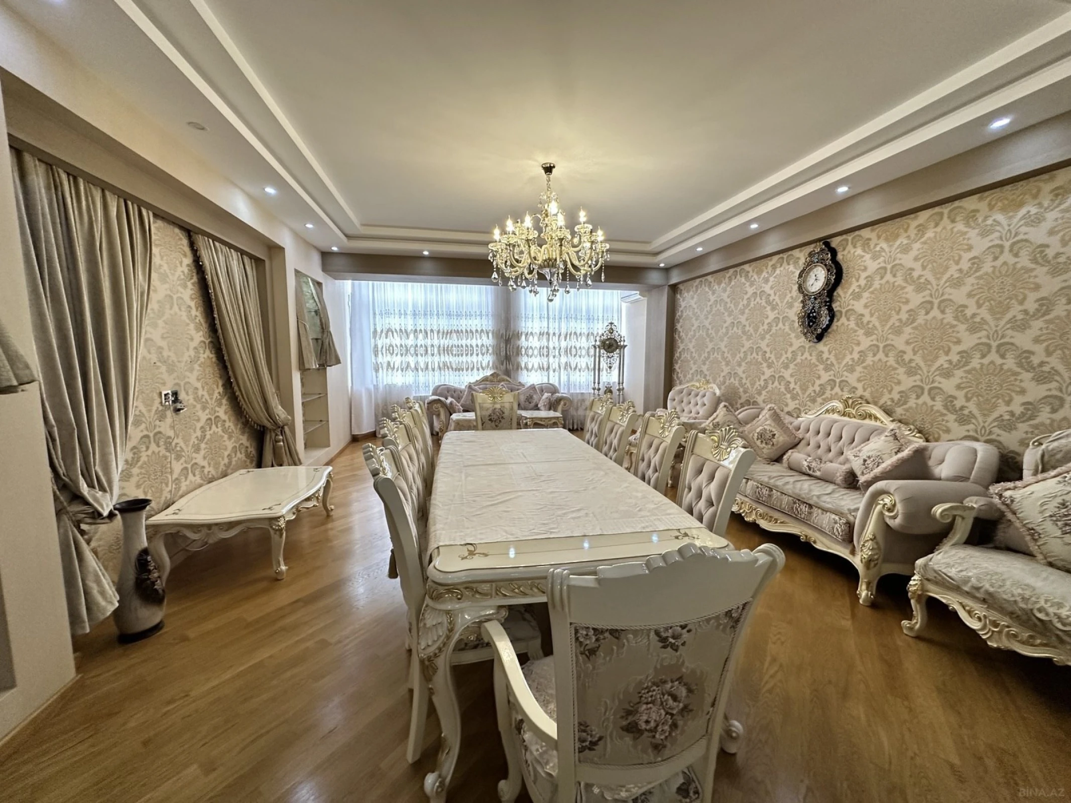 Satılır 3 otaqlı mənzil 155 m²