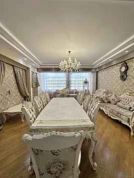 Satılır 3 otaqlı mənzil 155 m²
