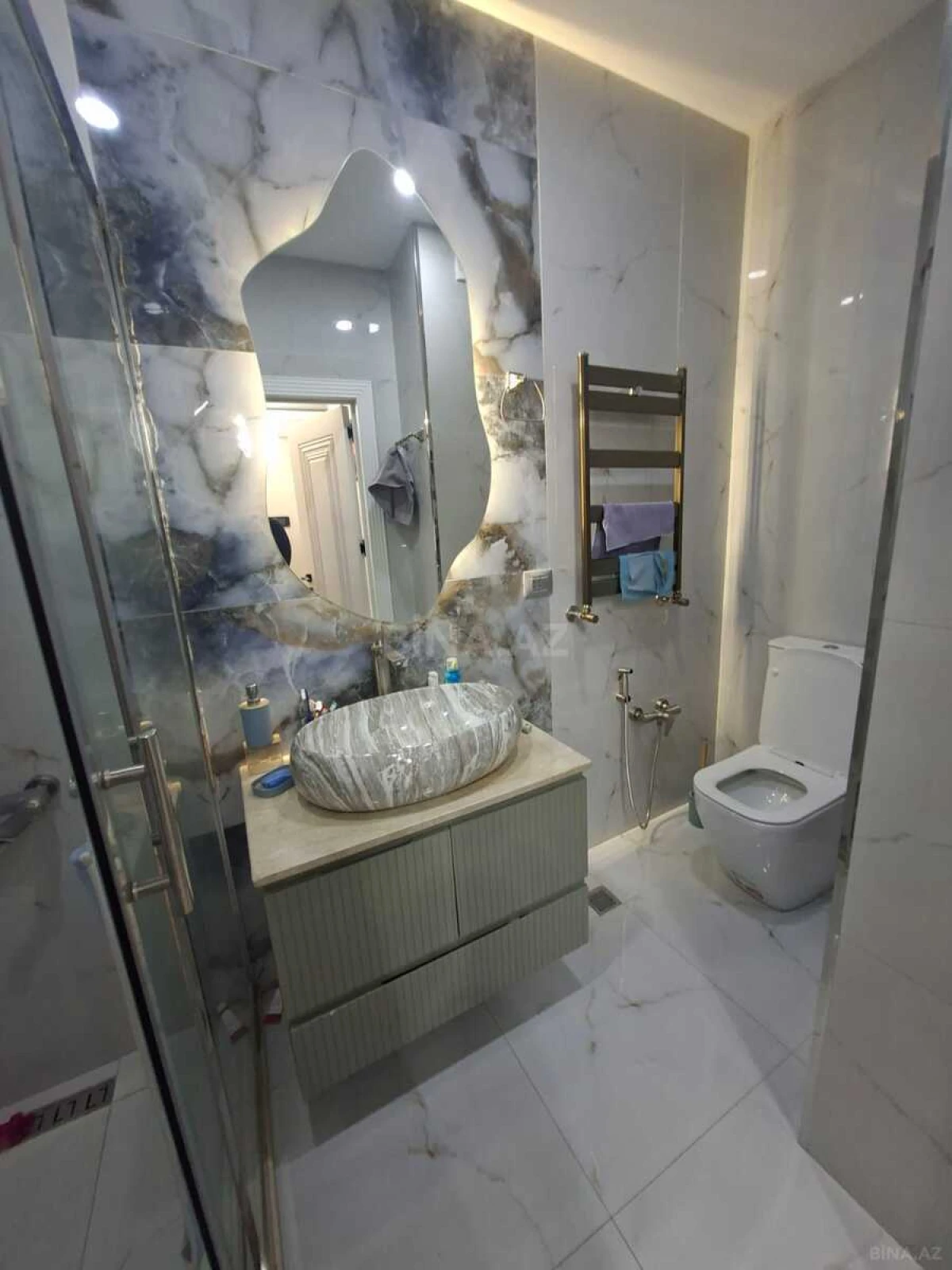 Satılır 3 otaqlı mənzil 92 m²