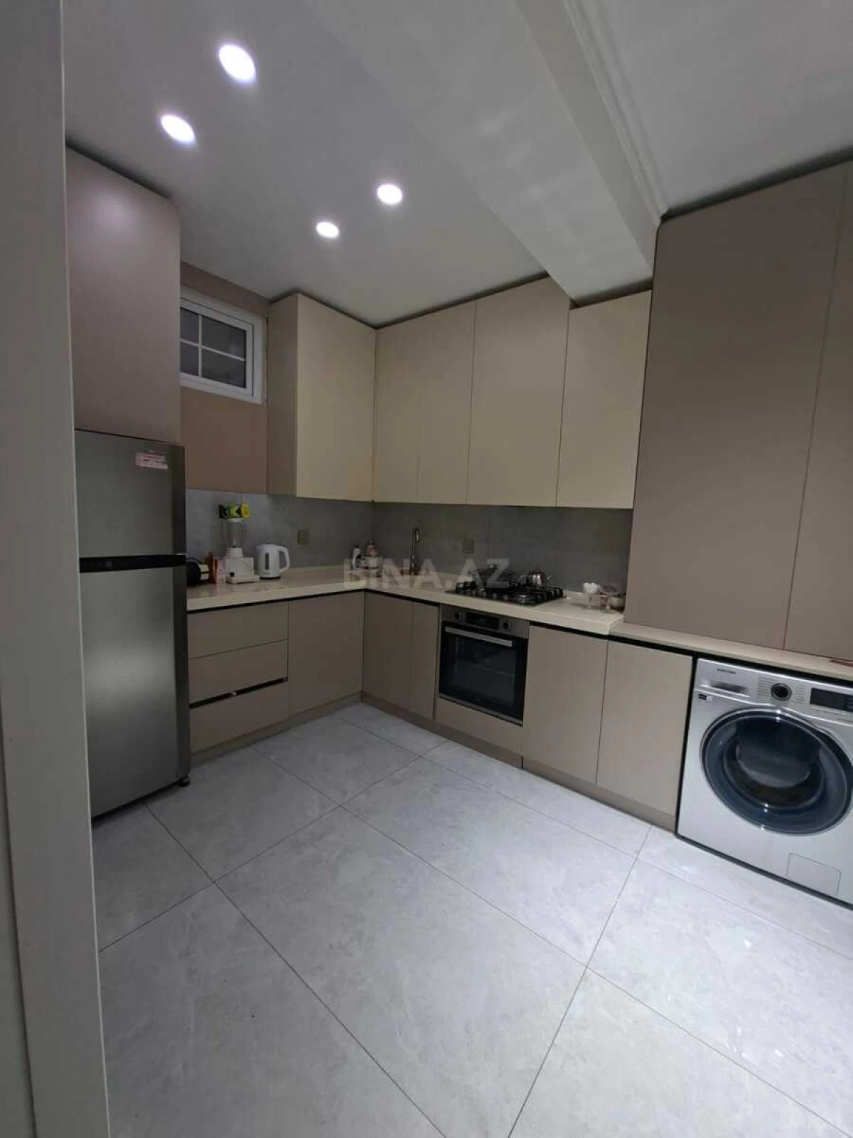 Satılır 3 otaqlı mənzil 92 m²