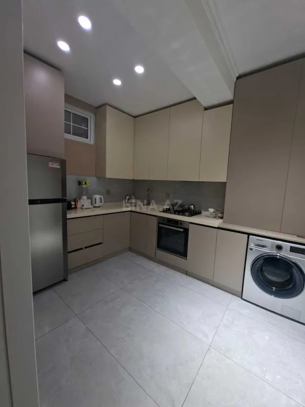 Satılır 3 otaqlı mənzil 92 m²