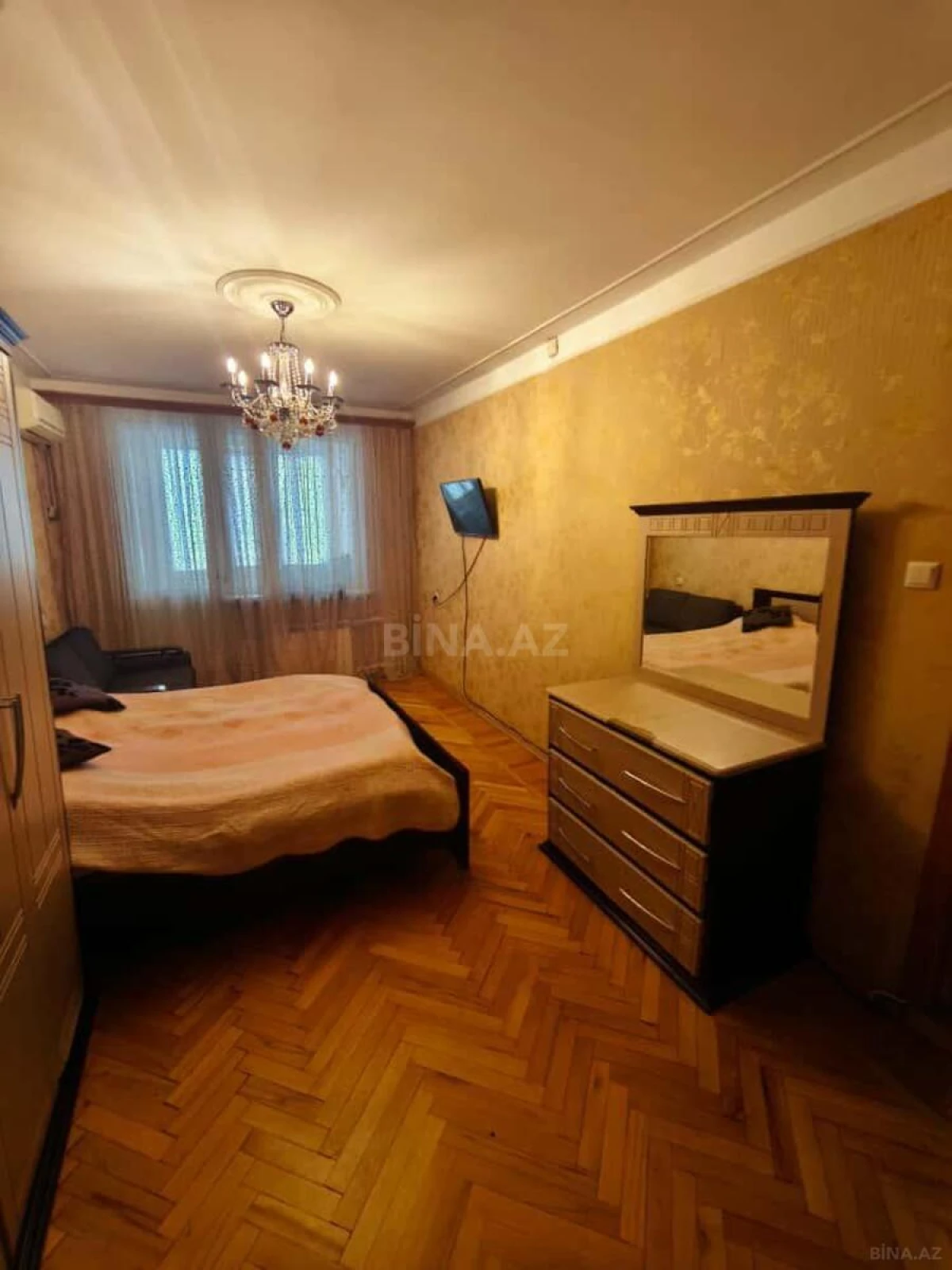 Satılır 4 otaqlı mənzil 110 m²