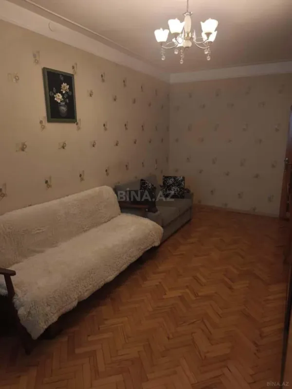 Satılır 4 otaqlı mənzil 110 m²