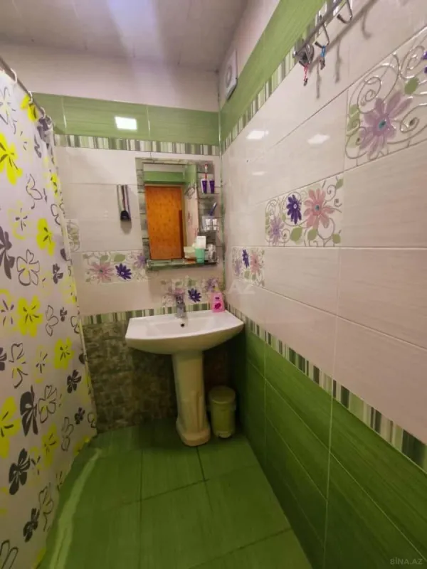 Satılır 4 otaqlı mənzil 110 m²