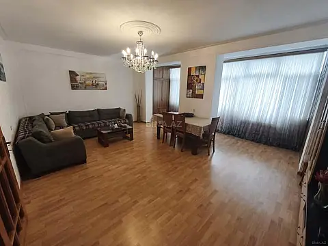 Satılır 4 otaqlı mənzil 110 m² — Bakı, Memar Əcəmi yanı 4 otaq 110.00 m²