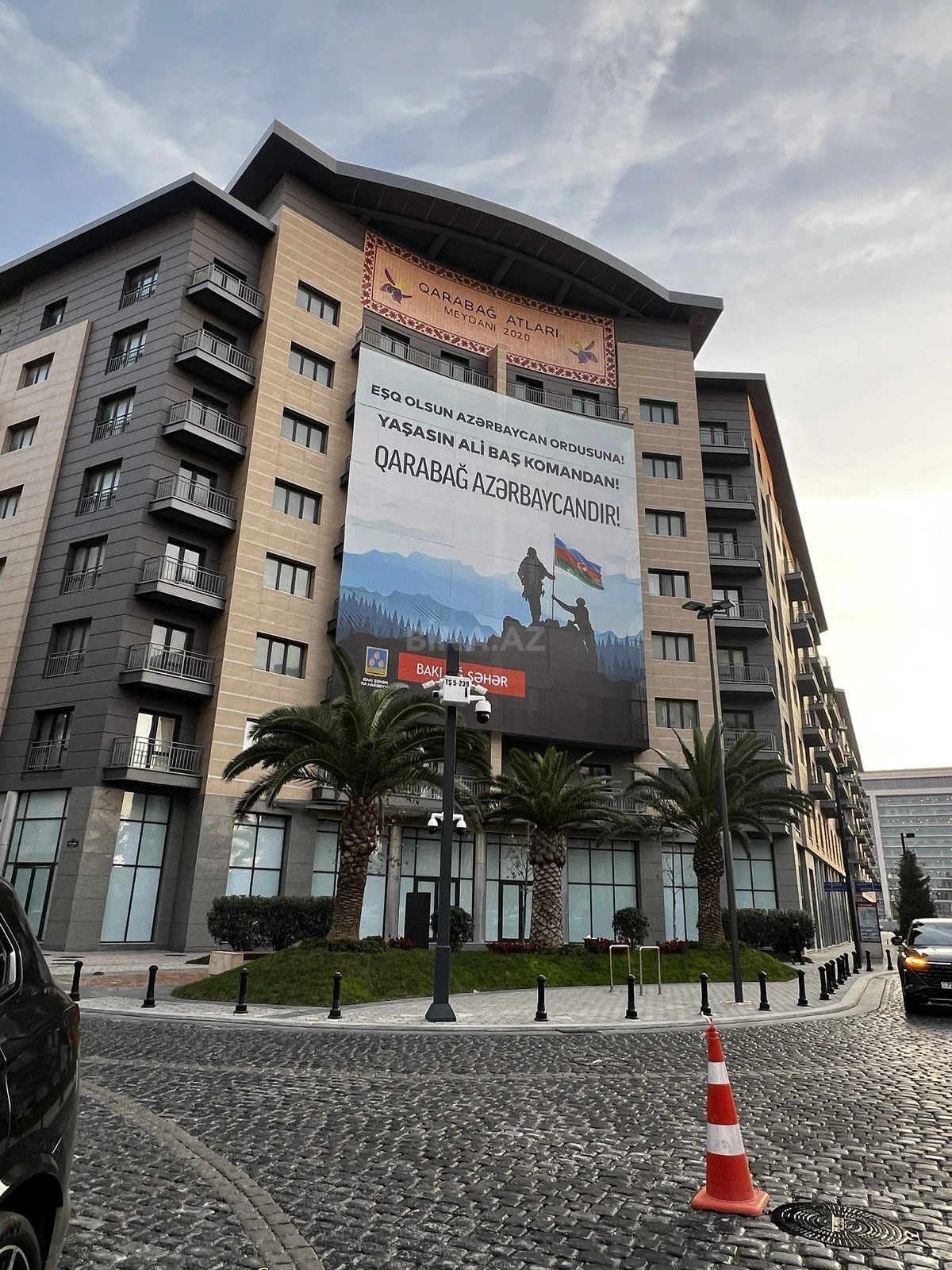 Satılır 3 otaqlı mənzil 131 m²