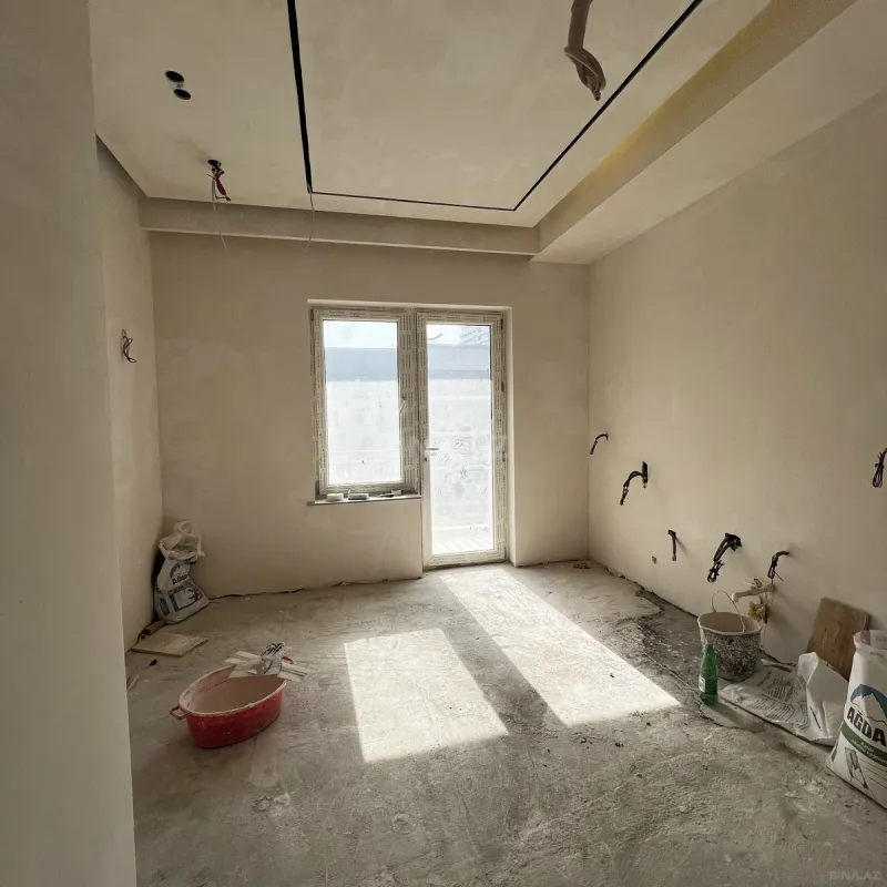 Satılır 3 otaqlı mənzil 131 m²