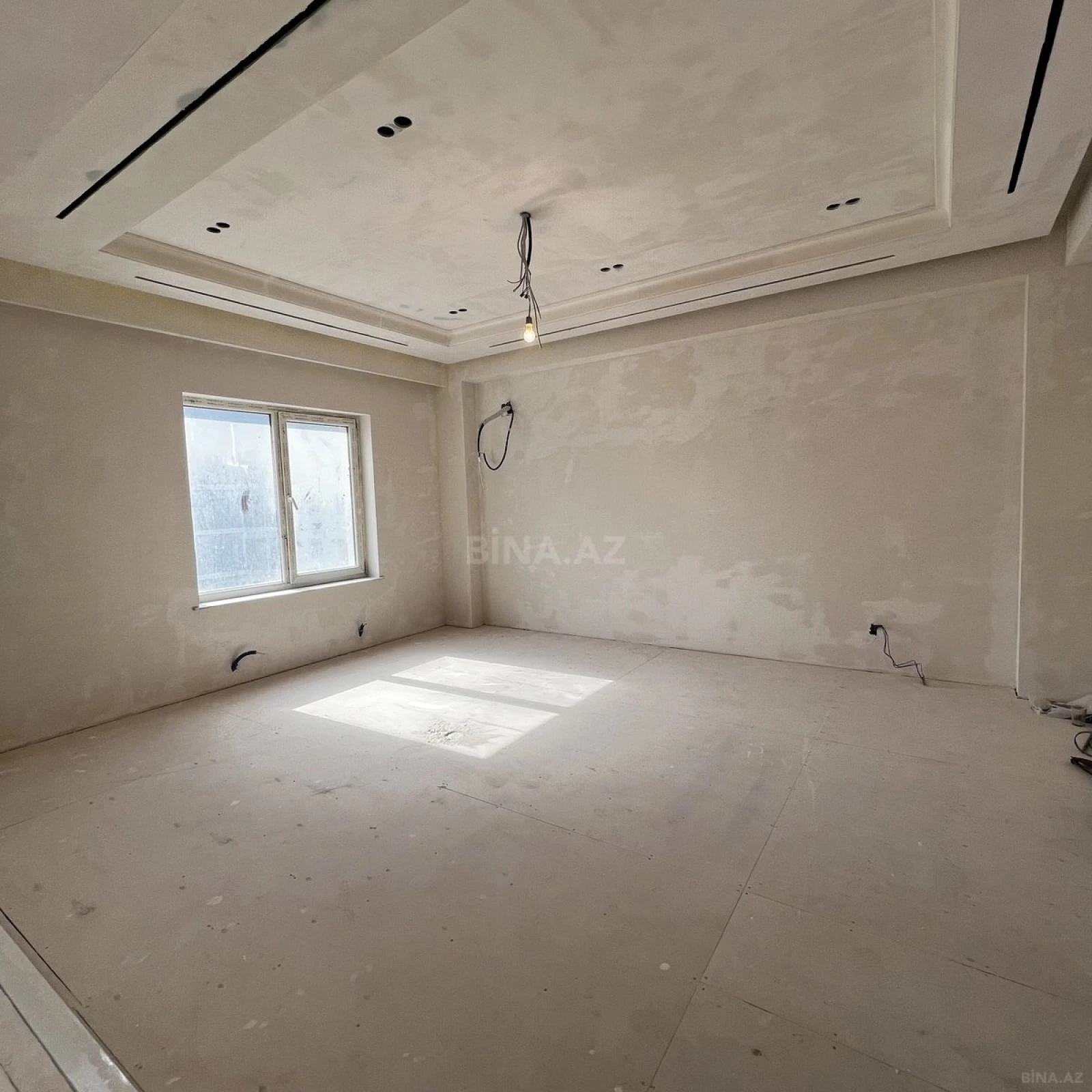 Satılır 3 otaqlı mənzil 131 m²