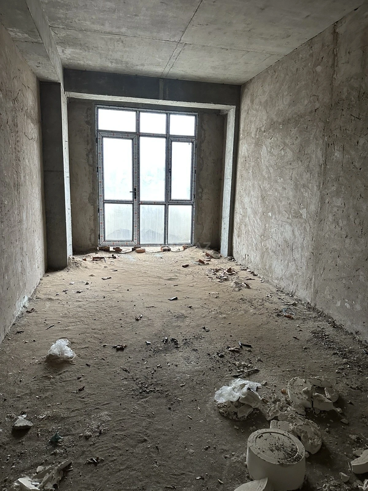 Satılır 3 otaqlı mənzil 119 m²