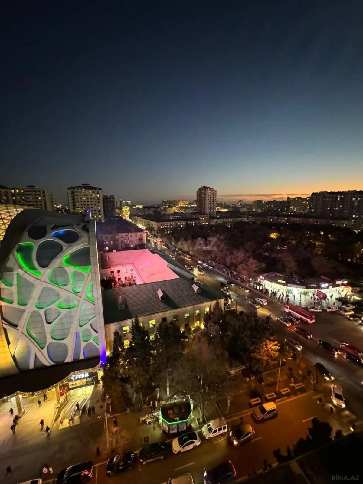 Kirayə verilir 2 otaqlı mənzil 100 m²