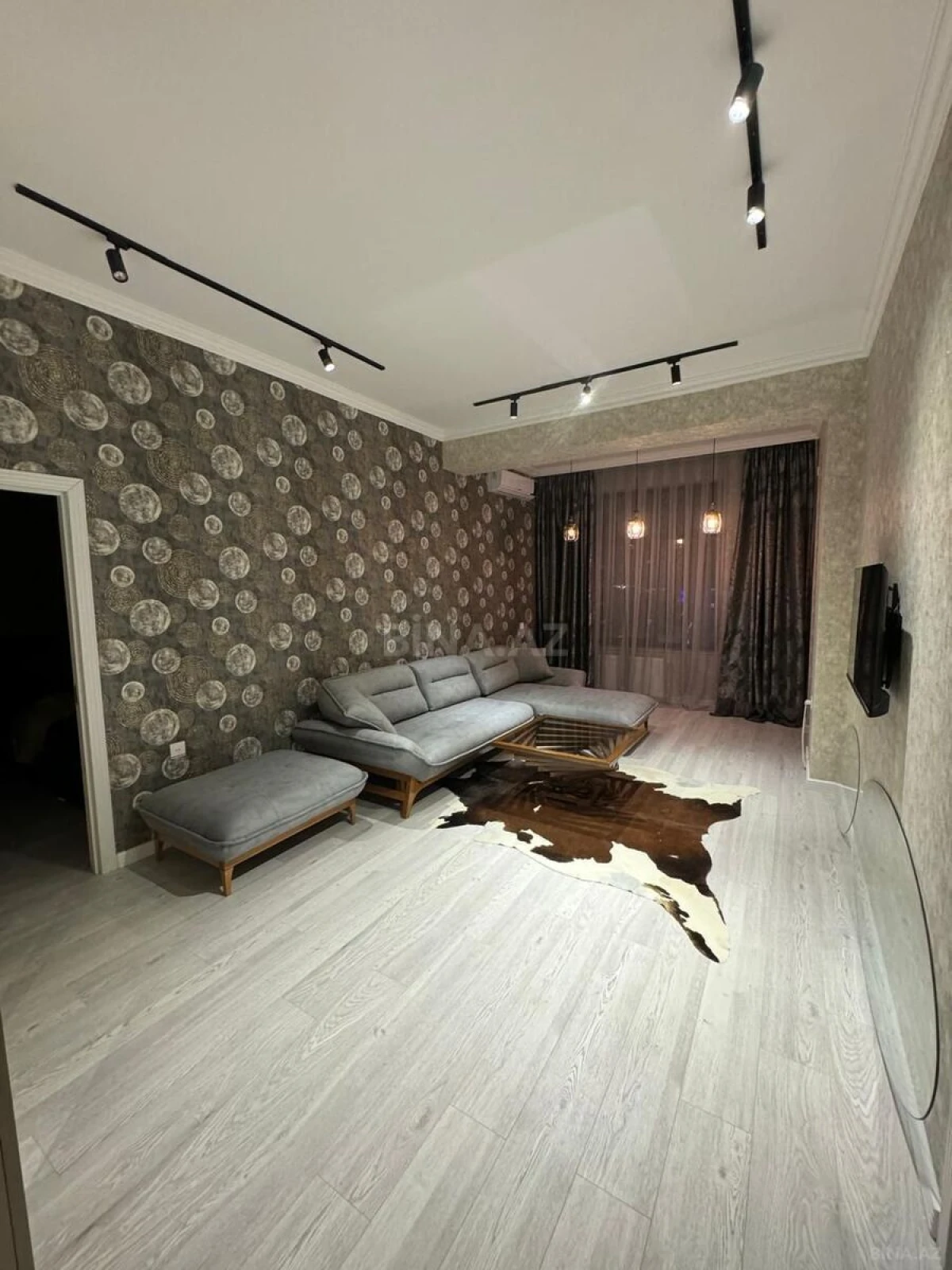 Kirayə verilir 2 otaqlı mənzil 100 m²