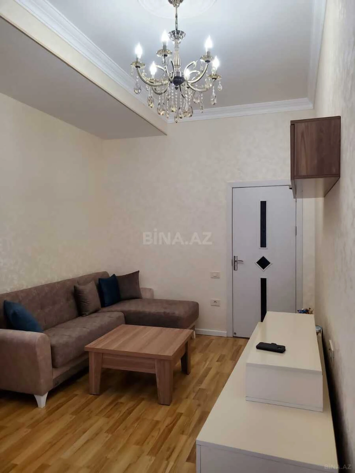 Kirayə verilir 2 otaqlı mənzil 80 m²