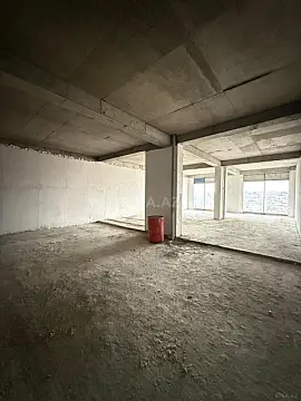 Satılır obyekt 415 m²