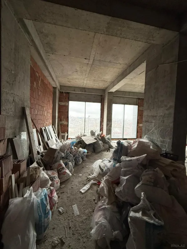 Satılır obyekt 415 m²