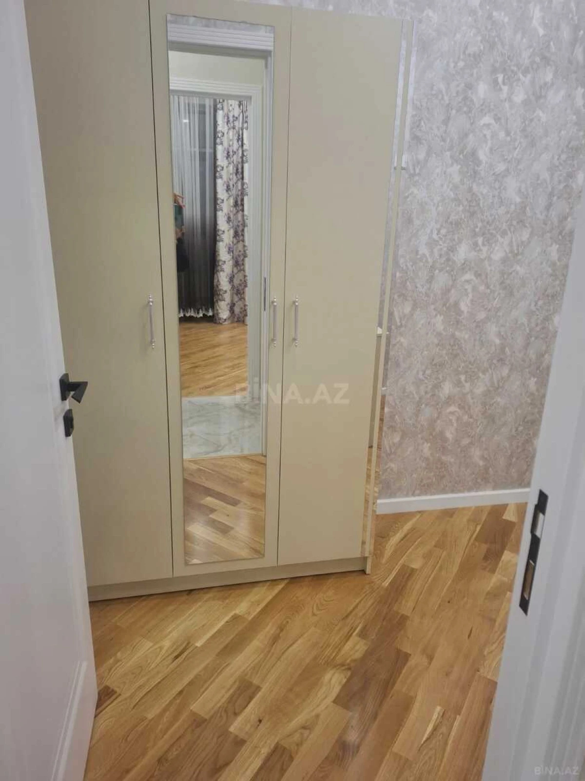 Kirayə verilir 3 otaqlı mənzil 110 m²