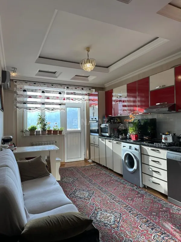 Satılır 2 otaqlı mənzil 96 m²