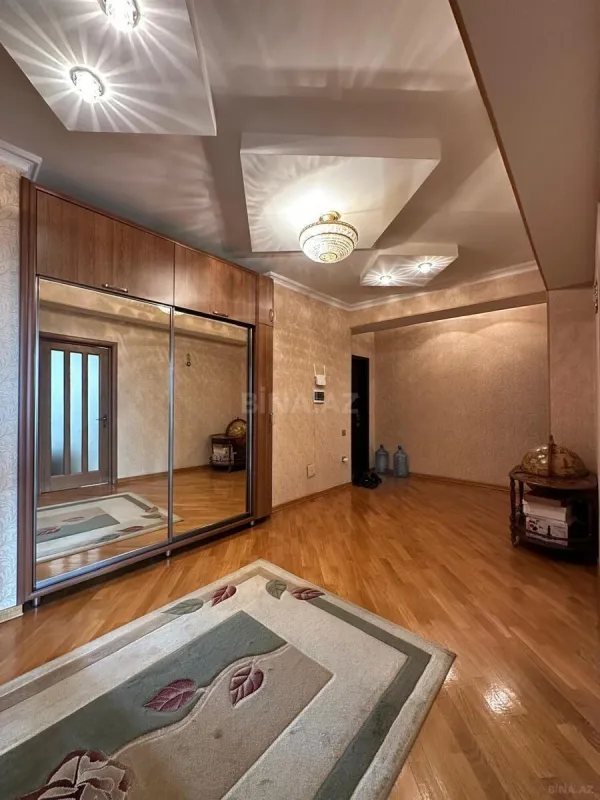 Satılır 2 otaqlı mənzil 96 m²