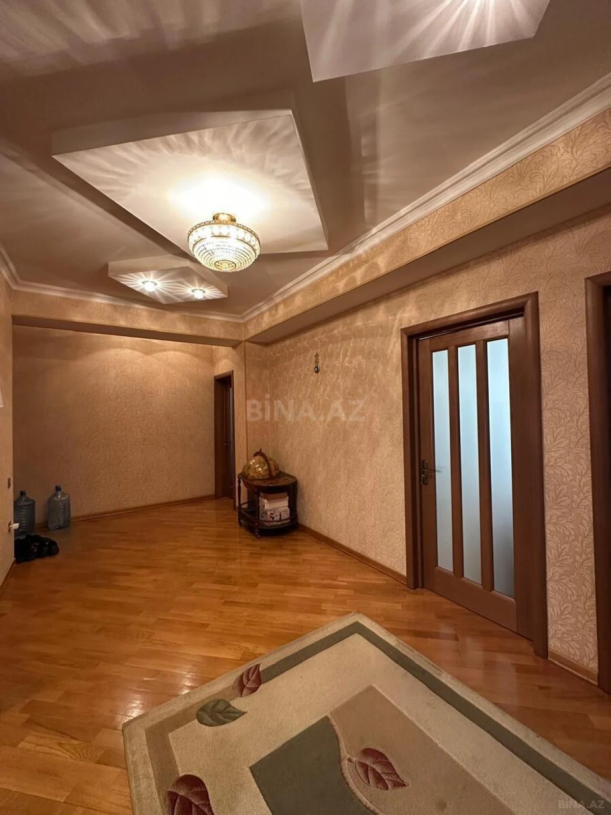 Satılır 2 otaqlı mənzil 96 m²