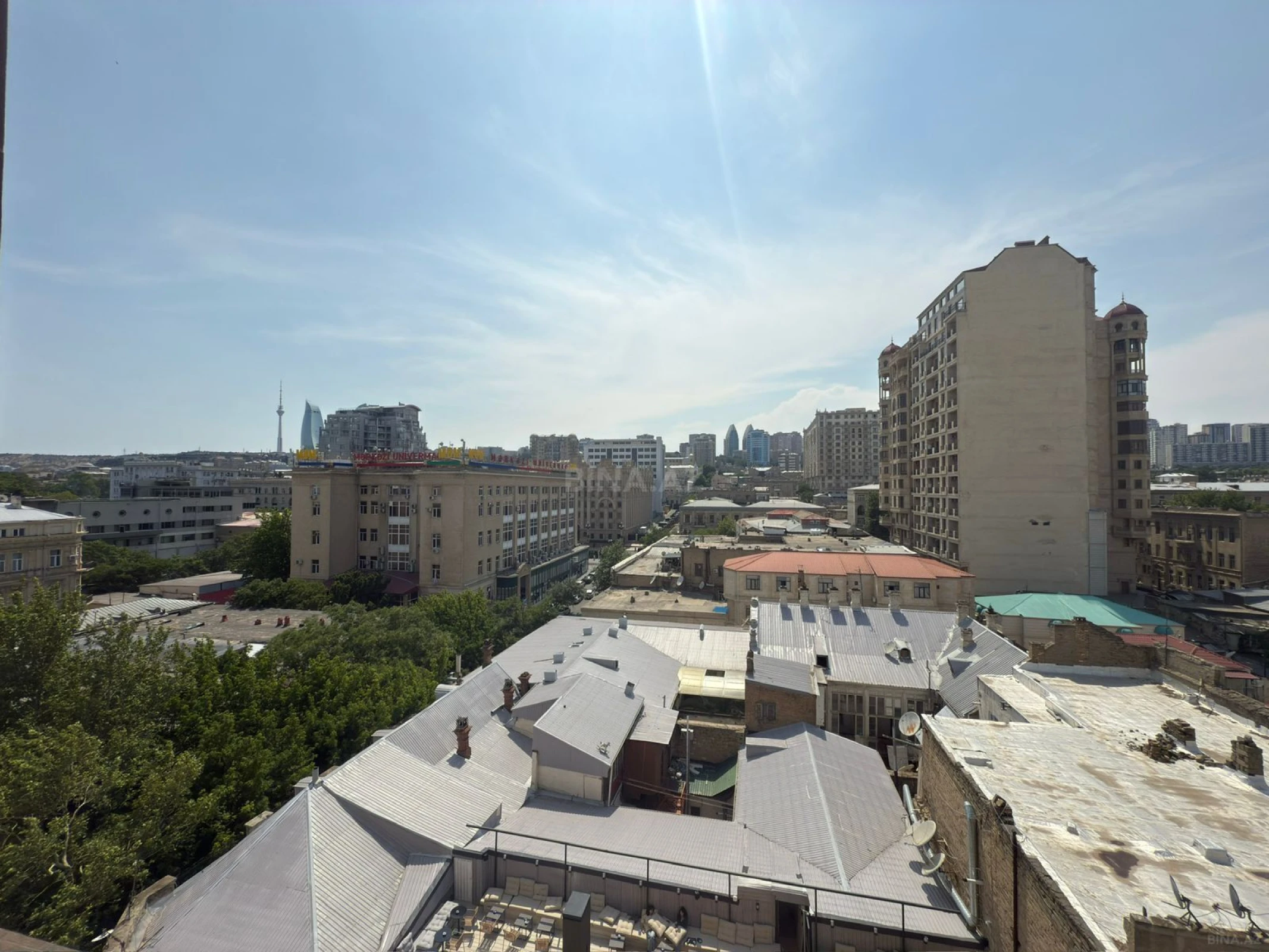 Satılır 4 otaqlı mənzil 250 m²