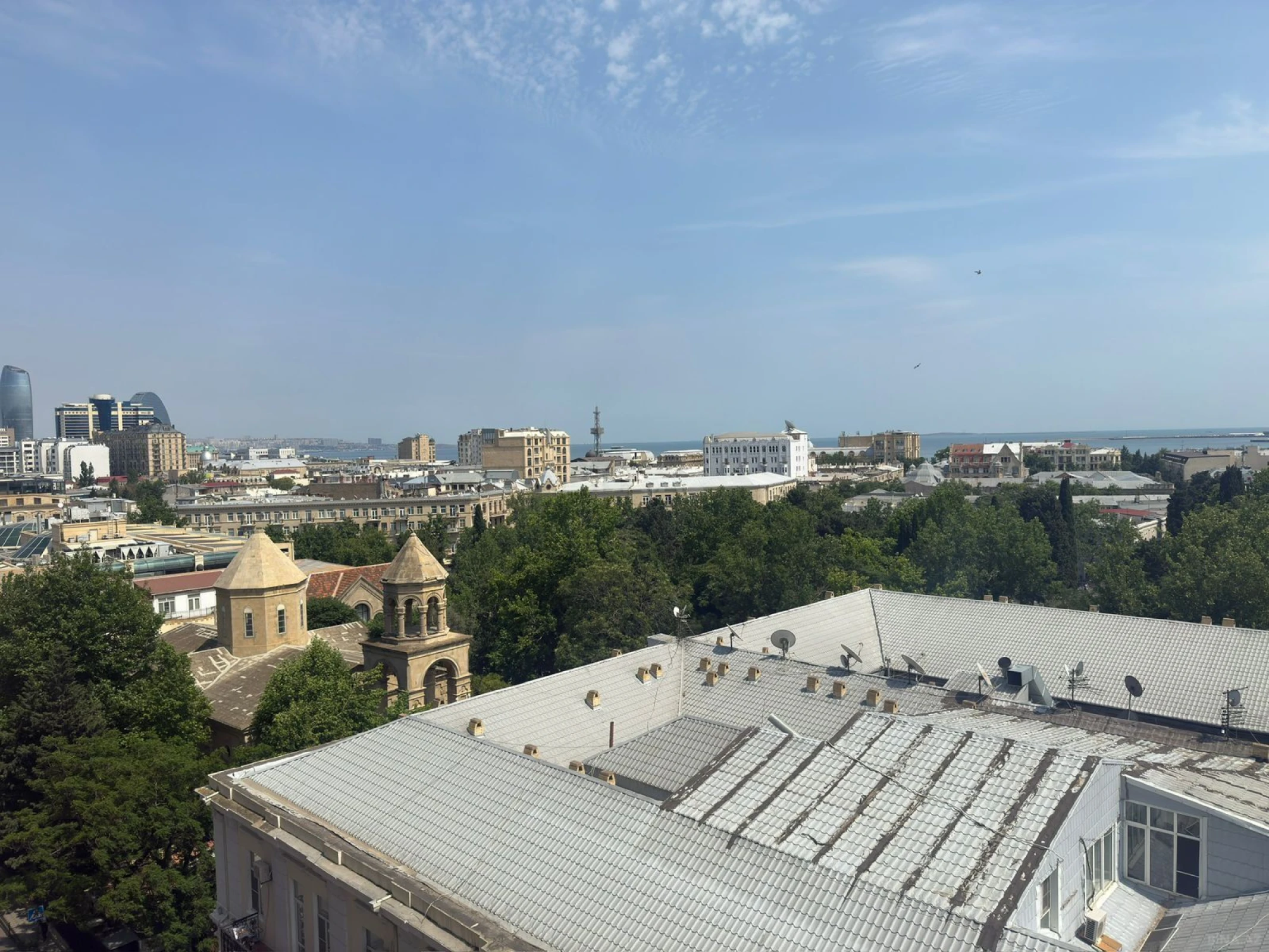 Satılır 4 otaqlı mənzil 250 m²