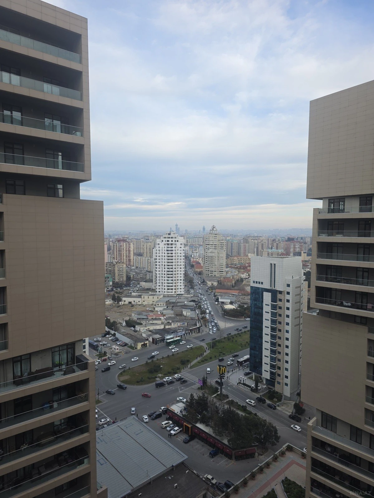 Satılır 3 otaqlı mənzil 148 m²