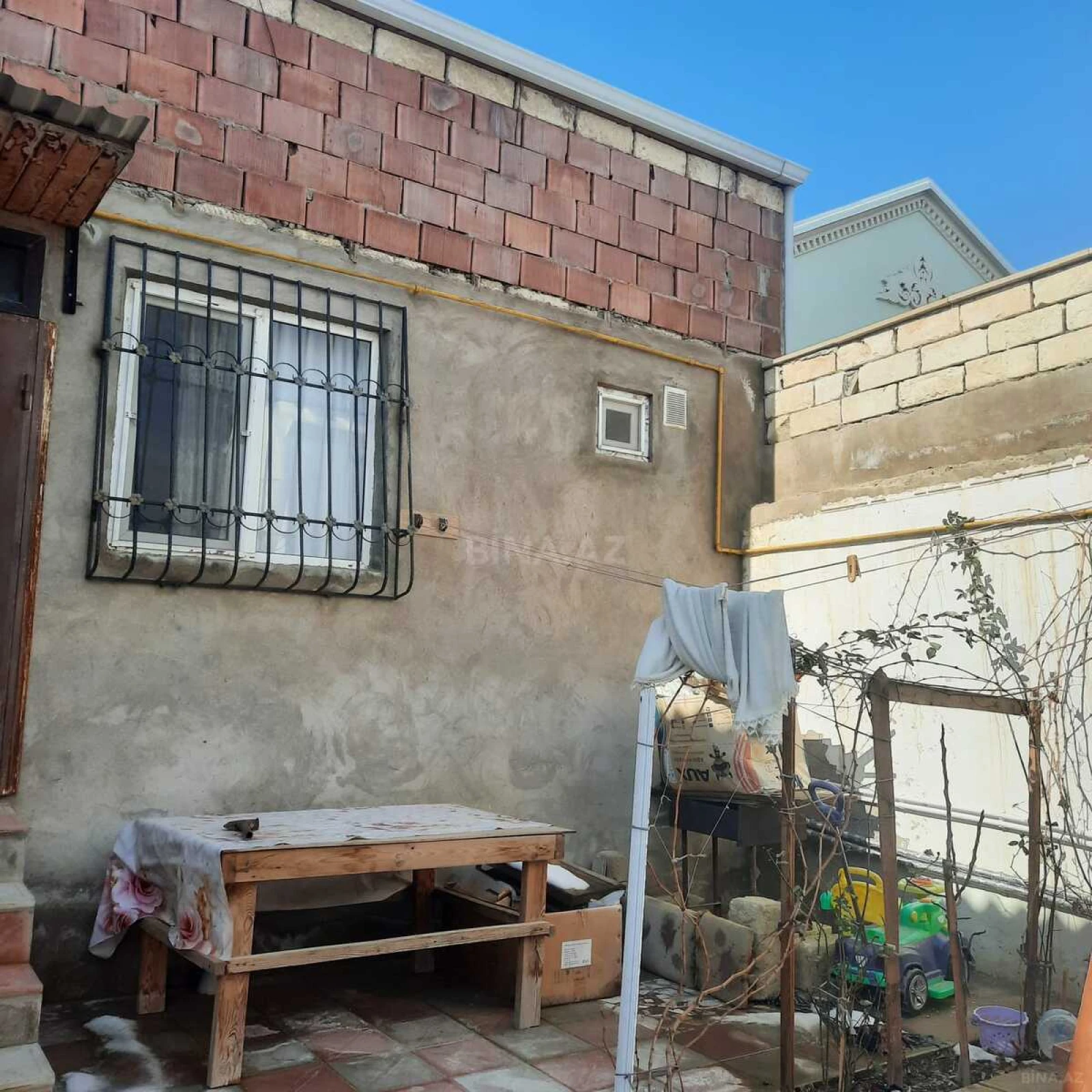 Satılır 2 otaqlı həyət evi 47.5 m²
