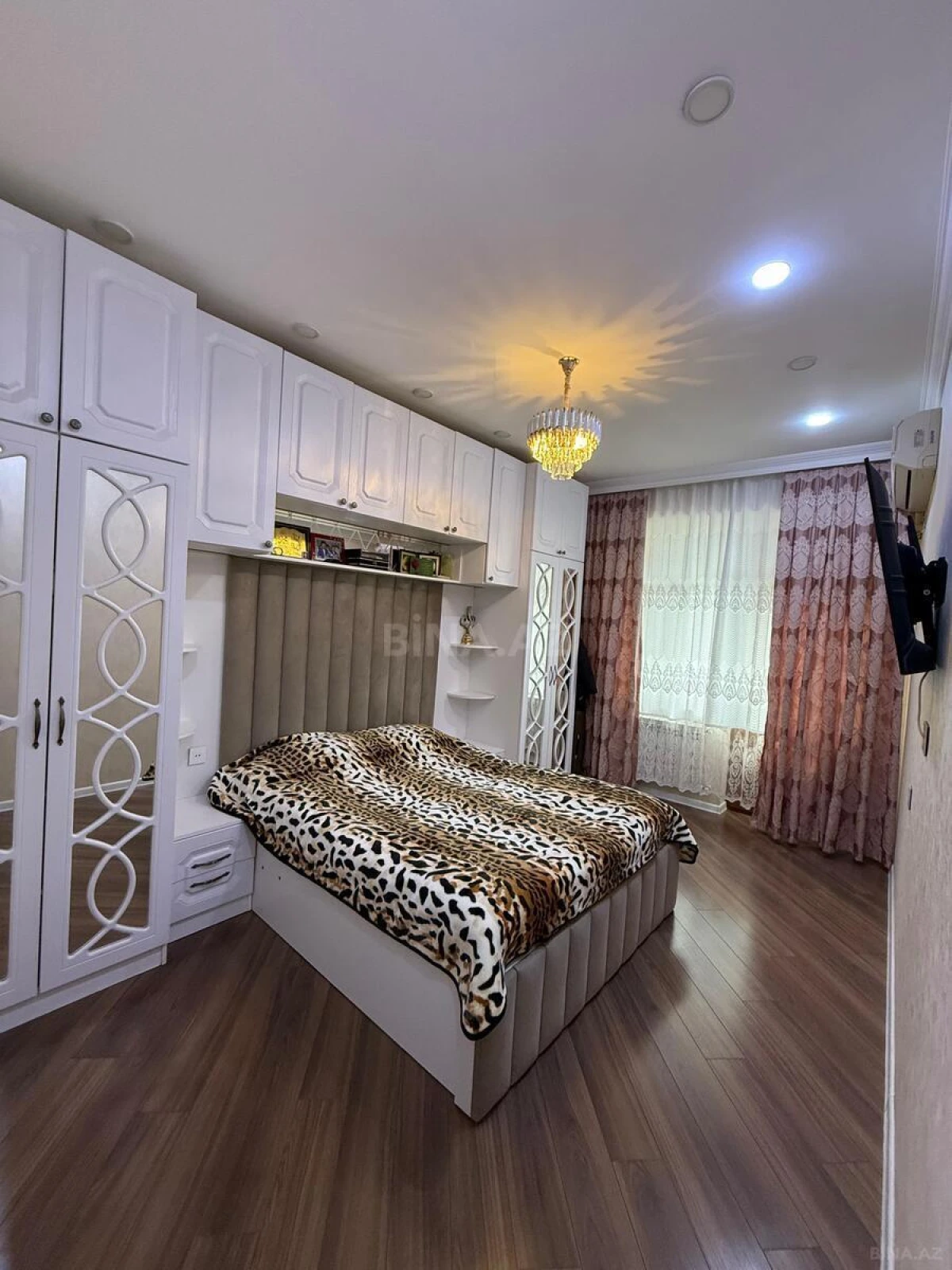 Satılır 2 otaqlı mənzil 56 m²