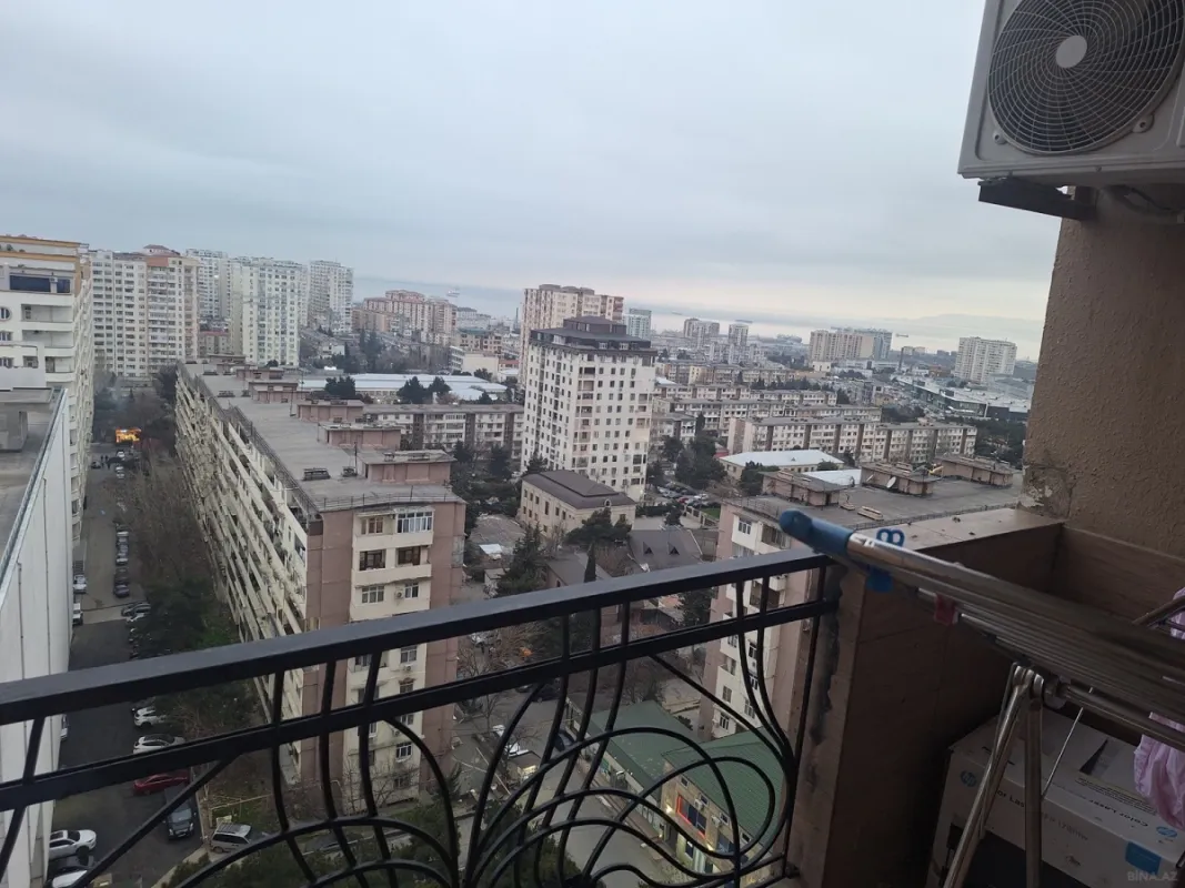 Satılır 3 otaqlı mənzil 125 m²