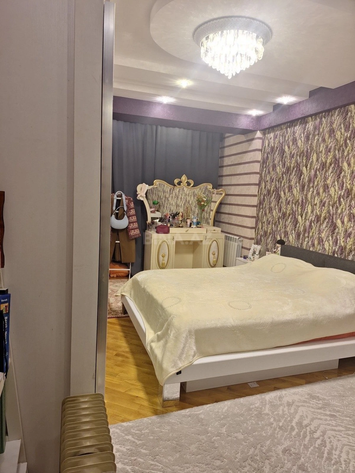 Satılır 3 otaqlı mənzil 125 m²