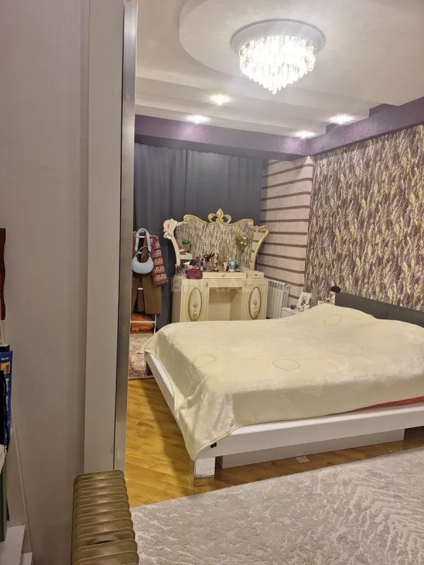 Satılır 3 otaqlı mənzil 125 m²