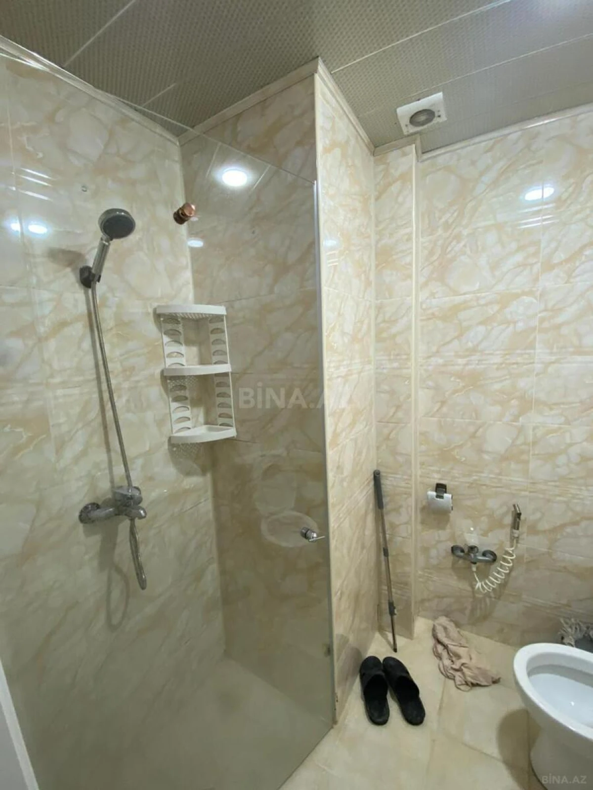 Kirayə verilir 2 otaqlı mənzil 65 m²