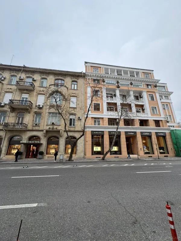 Satılır 3 otaqlı mənzil 102 m²