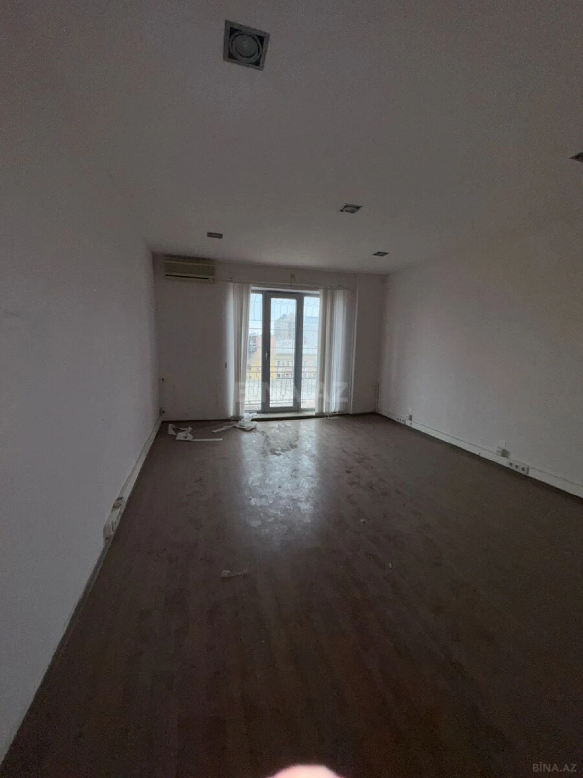 Satılır 3 otaqlı mənzil 102 m²