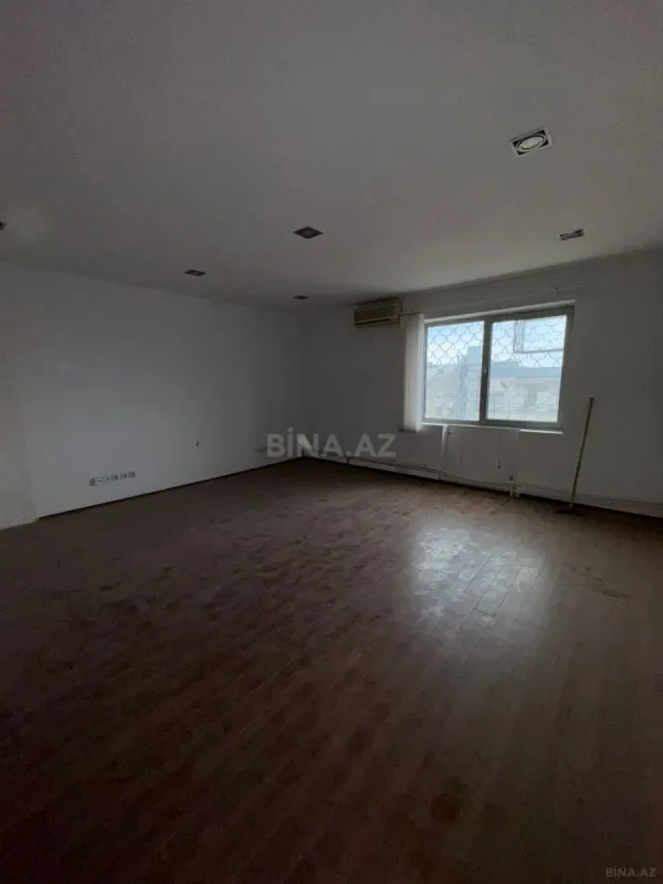 Satılır 3 otaqlı mənzil 102 m²