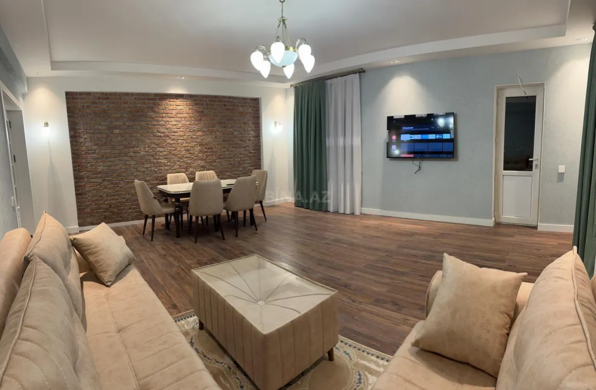 Satılır 3 otaqlı mənzil 137 m²