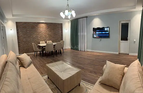 Satılır 3 otaqlı mənzil 137 m²