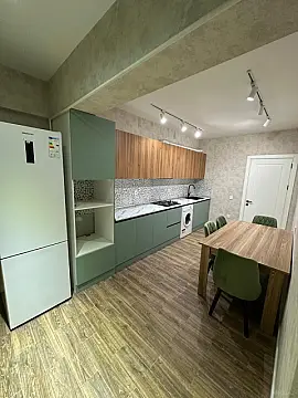 Satılır 3 otaqlı mənzil 137 m²