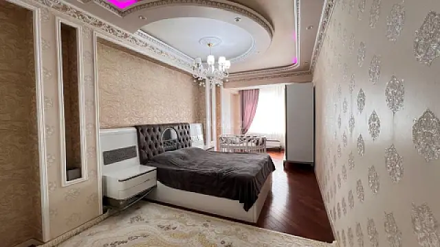 Satılır 4 otaqlı mənzil 168 m²
