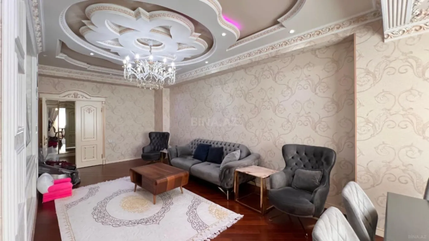 Satılır 4 otaqlı mənzil 168 m²