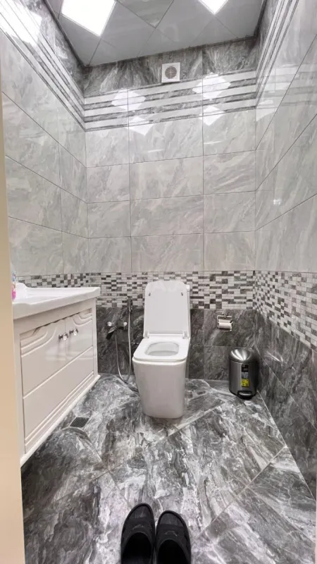 Satılır 4 otaqlı mənzil 168 m²