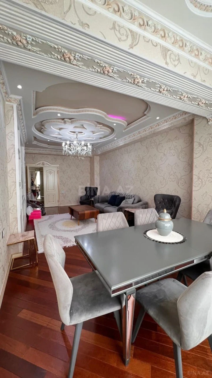 Satılır 4 otaqlı mənzil 168 m²