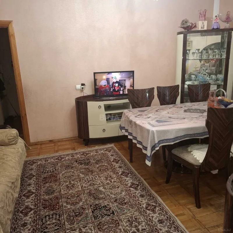Satılır 4 otaqlı mənzil 93 m²