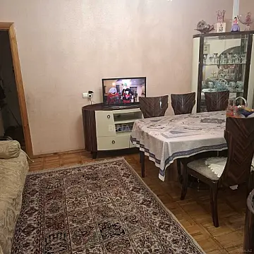 Satılır 4 otaqlı mənzil 93 m²