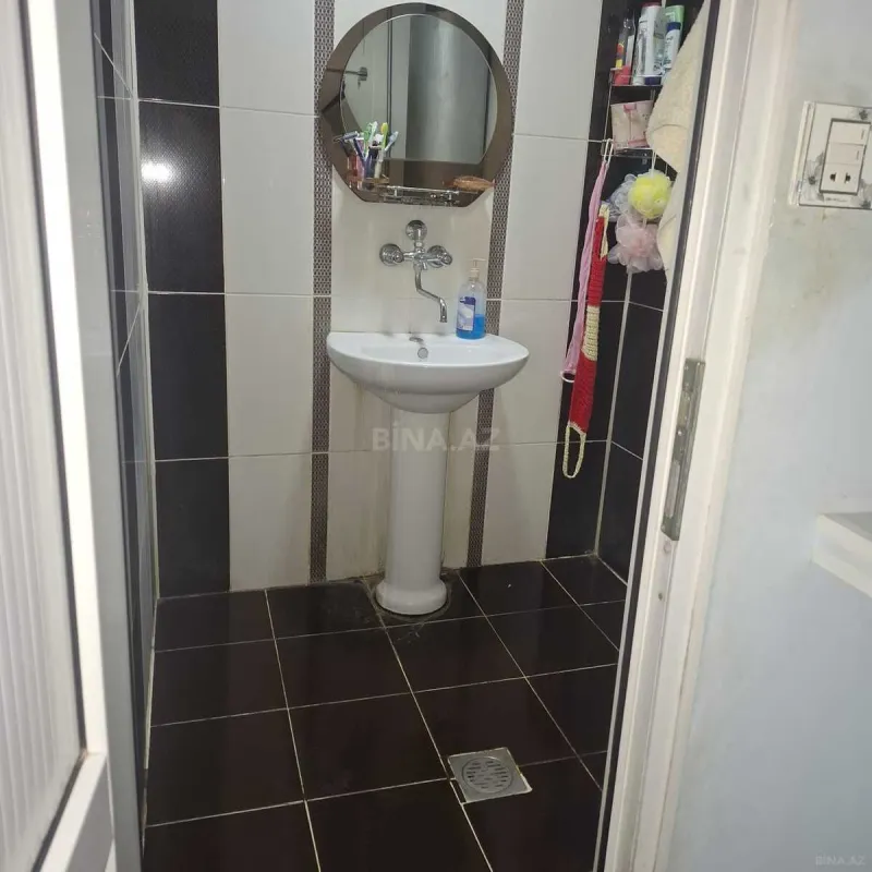 Satılır 4 otaqlı mənzil 93 m²