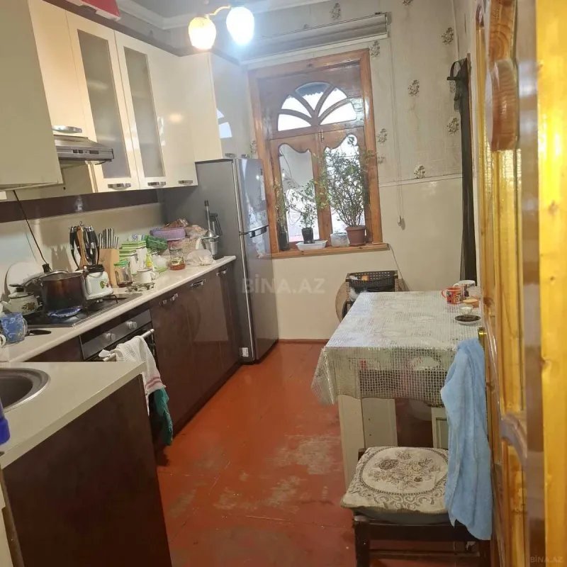 Satılır 4 otaqlı mənzil 93 m²
